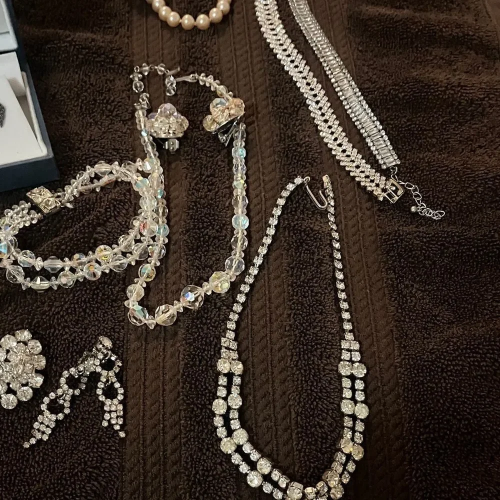 Unique Vintage Black and White Pearl Necklace Set